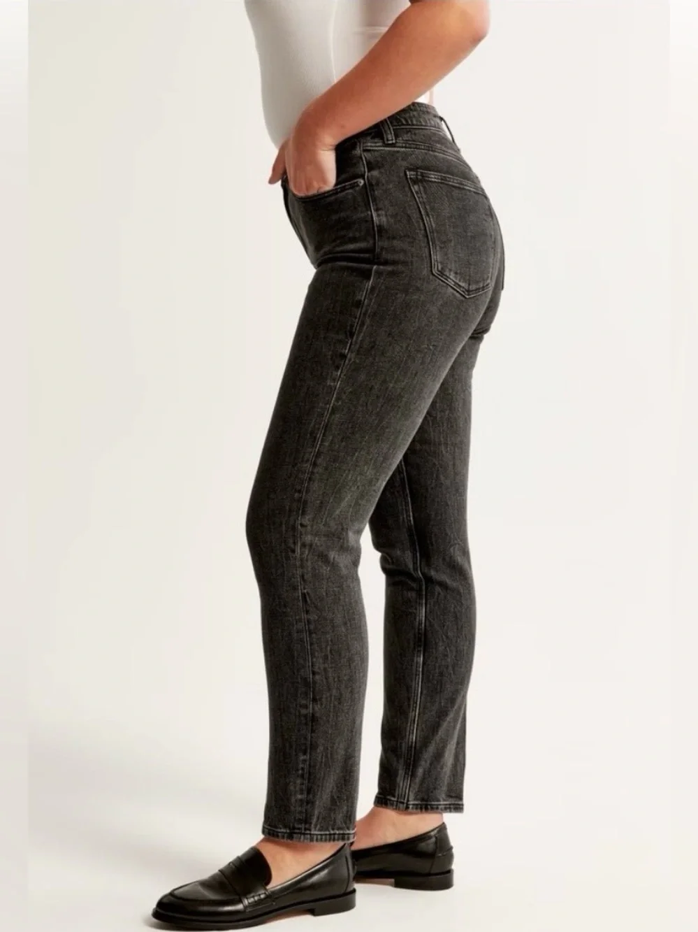 Abercrombie & Fitch The Mom High Rise Jeans Denim Washed Black Size 30/10 Womens